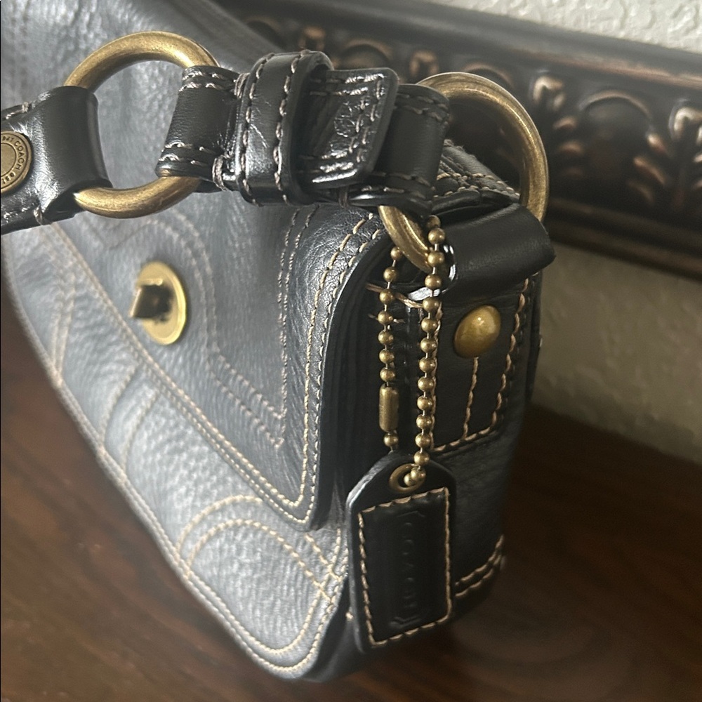 Coach Vintage Chelsea Demi Flap Black Leather Brass turnlock  Shoulder Bag Y2K - Picture 3 of 9